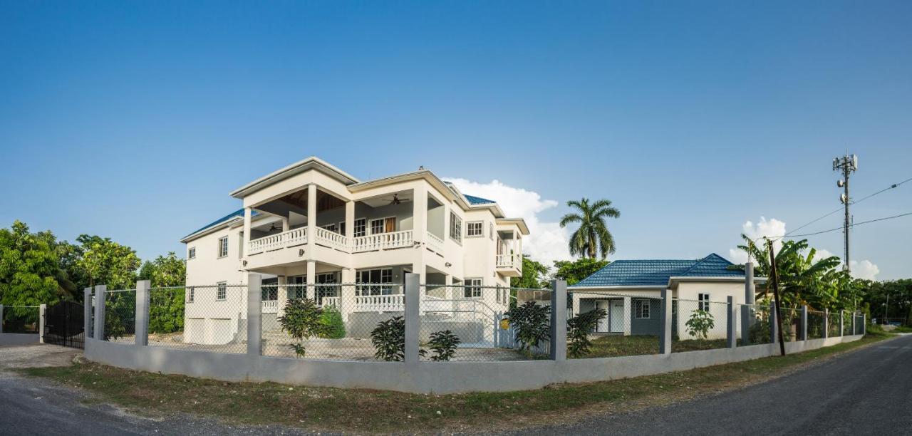 Blue Paloma Bed & Breakfast Lucea Exterior foto