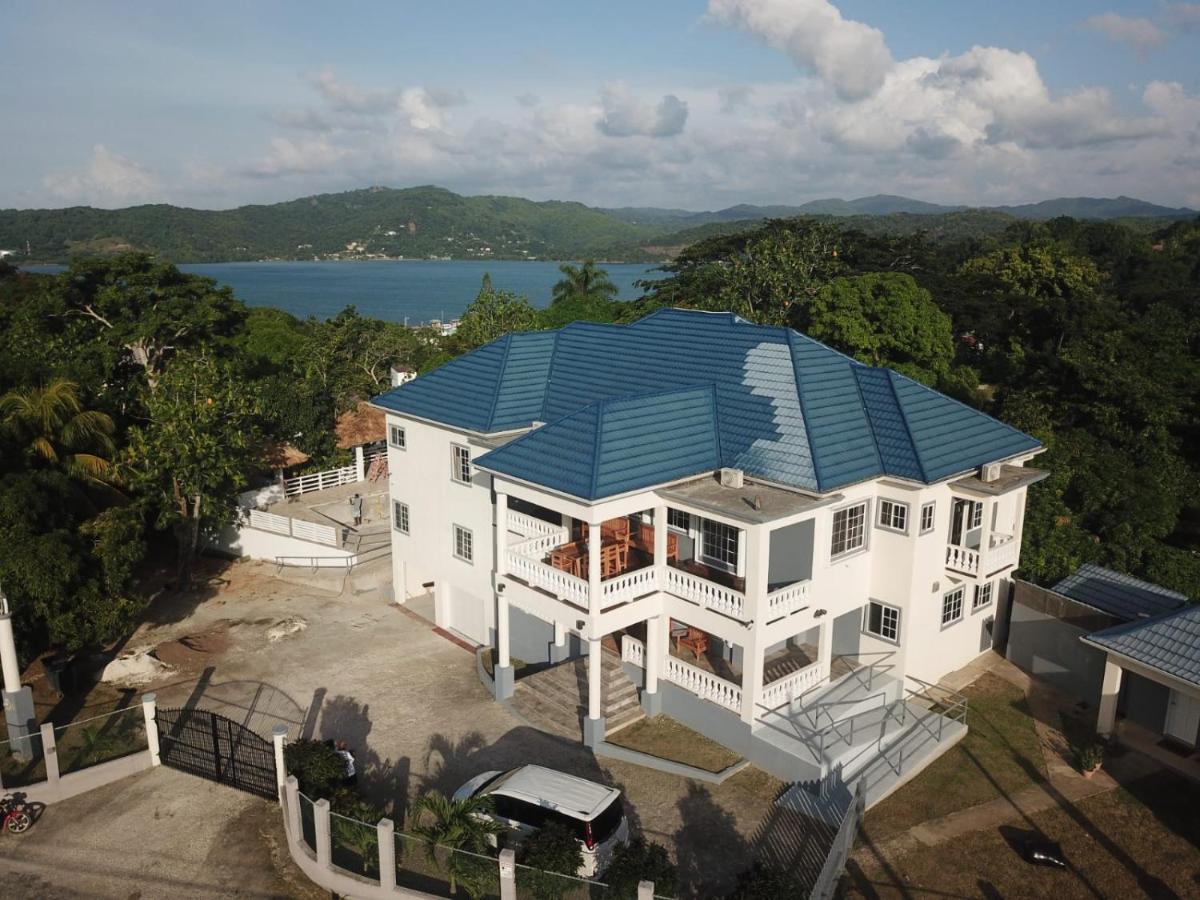Blue Paloma Bed & Breakfast Lucea Exterior foto