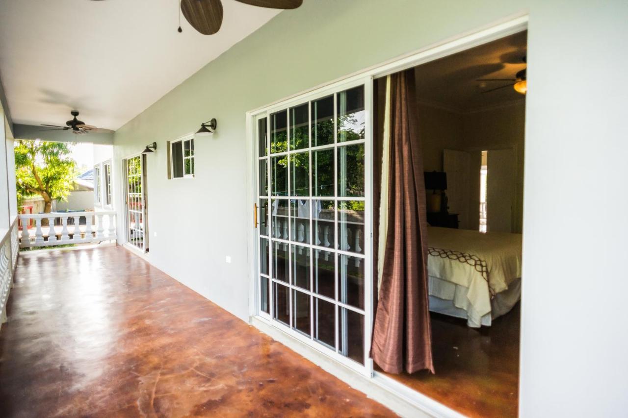 Blue Paloma Bed & Breakfast Lucea Exterior foto
